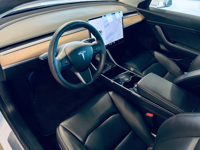 2019 TESLA MODEL 3 - 8