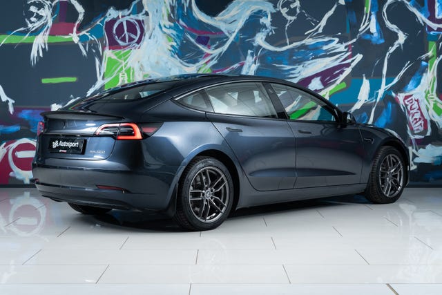 5YJ3E7EB3KF339146 2019 TESLA MODEL 3-4
