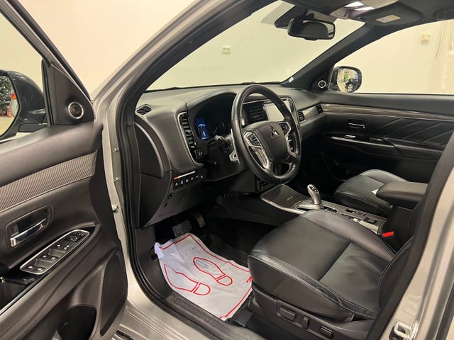 2020 MITSUBISHI OUTLANDER - 7
