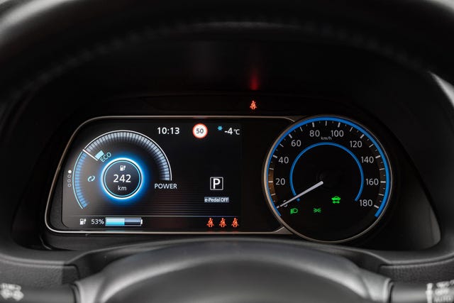 2022 NISSAN LEAF - 12
