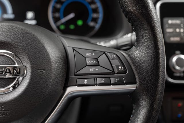 2022 NISSAN LEAF - 11