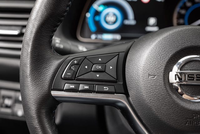 2022 NISSAN LEAF - 10