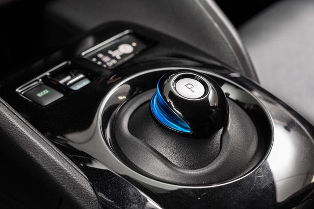 2022 NISSAN LEAF - 13