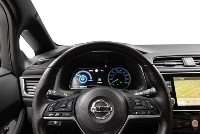 2022 NISSAN LEAF - 9