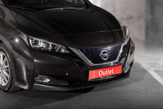 SJNFAAZE1U0008002 2018 NISSAN LEAF-2