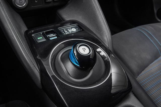 2018 NISSAN LEAF - 11