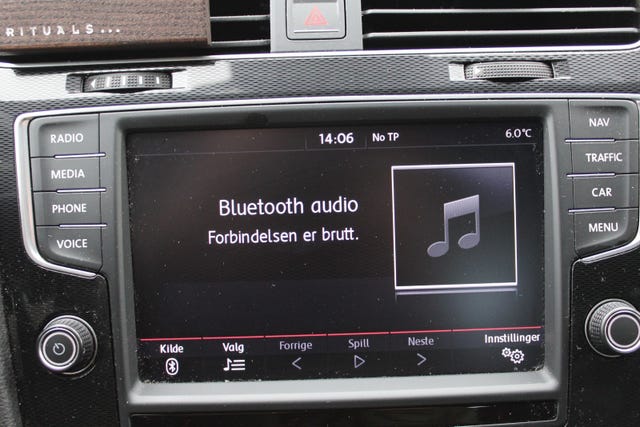 2015 VOLKSWAGEN GOLF - 28