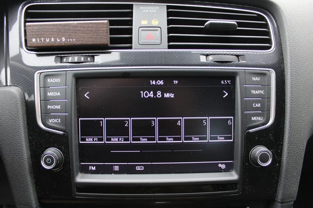 2015 VOLKSWAGEN GOLF - 26