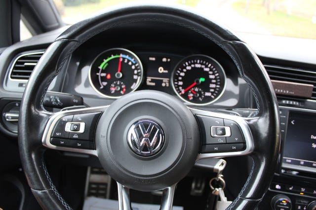 2015 VOLKSWAGEN GOLF - 23