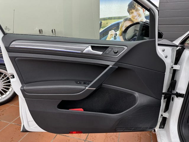 2019 VOLKSWAGEN GOLF - 11