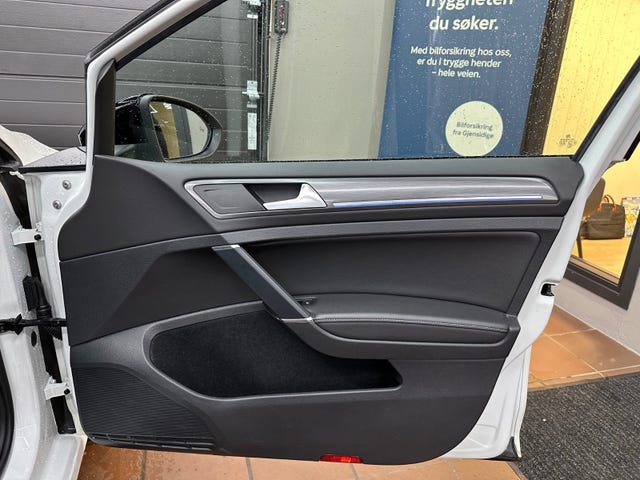 2019 VOLKSWAGEN GOLF - 23