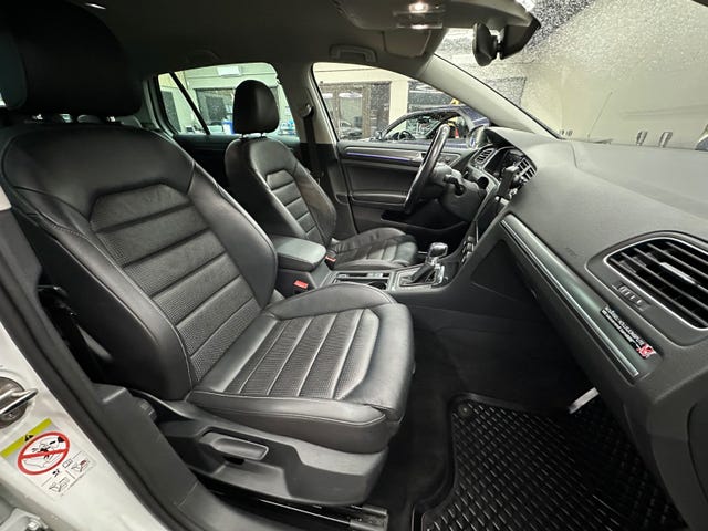 2019 VOLKSWAGEN GOLF - 24