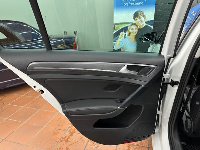 2019 VOLKSWAGEN GOLF - 14