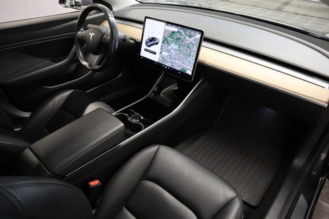 2019 TESLA MODEL 3 - 16