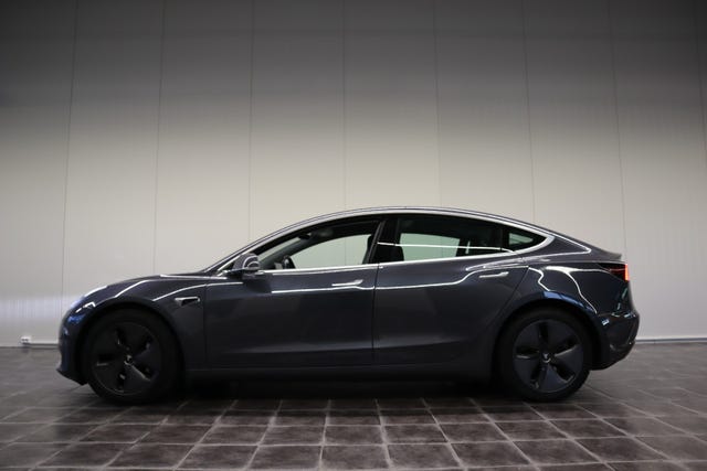 2019 TESLA MODEL 3 - 8