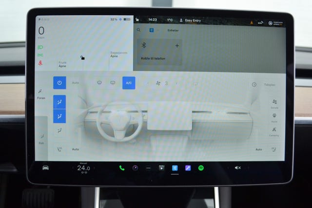 2019 TESLA MODEL 3 - 24