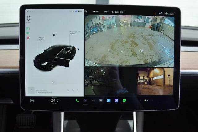2019 TESLA MODEL 3 - 25