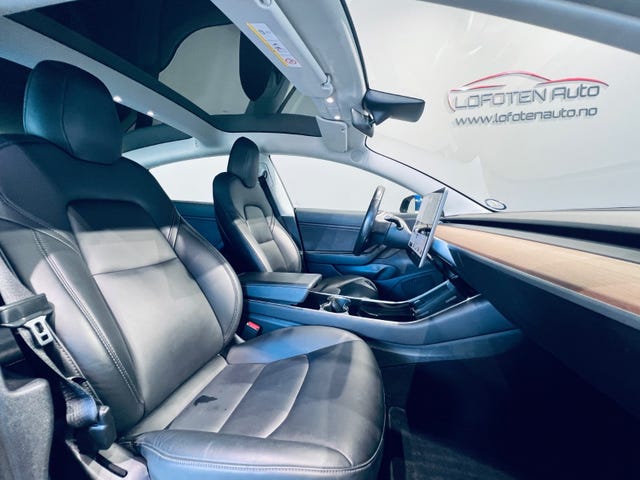 5YJ3E7EB3KF224031 2019 TESLA MODEL 3-5