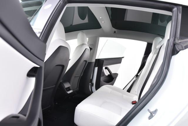 2019 TESLA MODEL 3 - 29