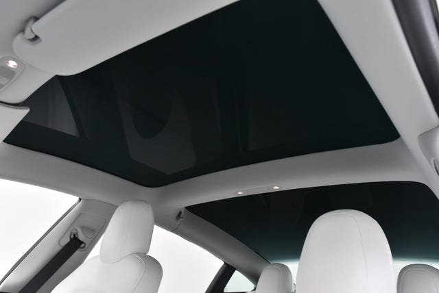 2019 TESLA MODEL 3 - 28