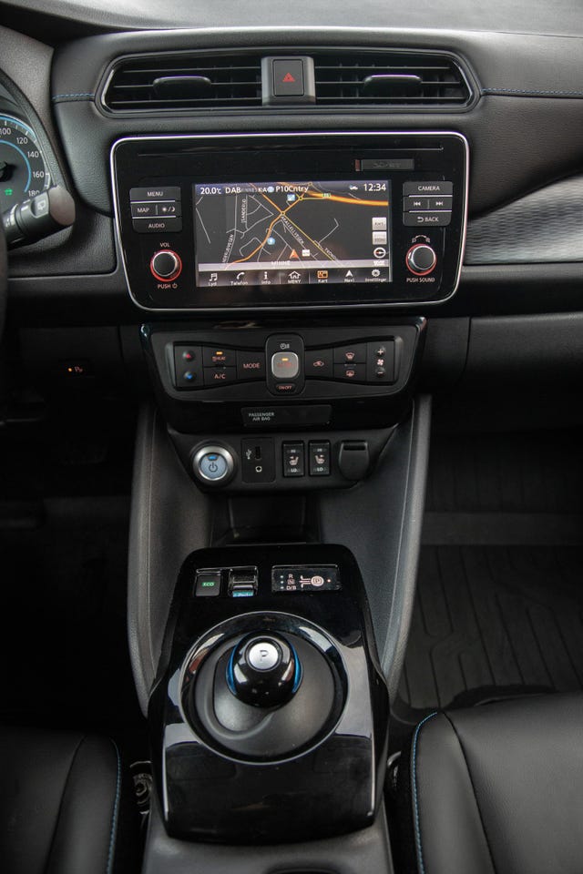 2018 NISSAN LEAF - 17