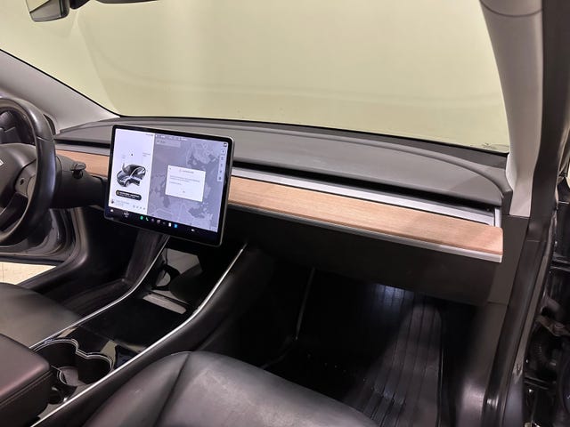2019 TESLA MODEL 3 - 26