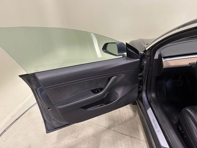 2019 TESLA MODEL 3 - 32