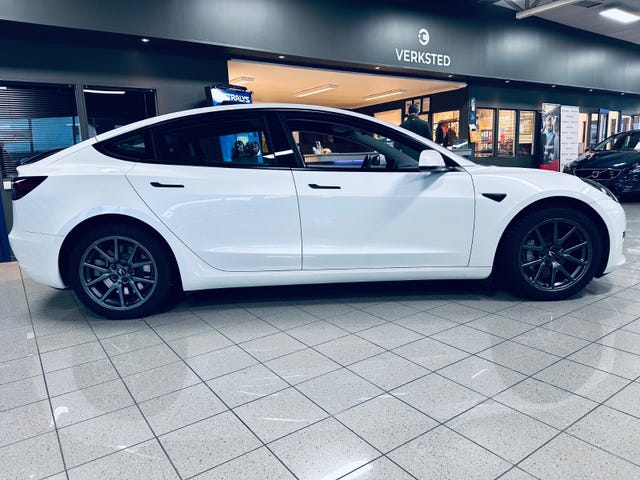 2021 TESLA MODEL 3 - 8