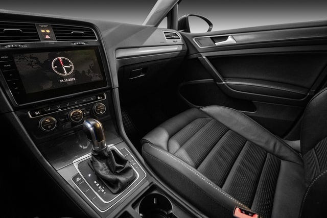 2019 VOLKSWAGEN GOLF - 20