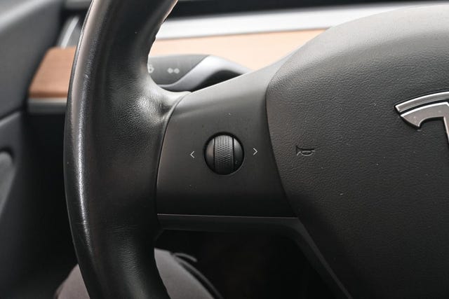 2019 TESLA MODEL 3 - 42