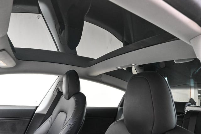 2019 TESLA MODEL 3 - 12