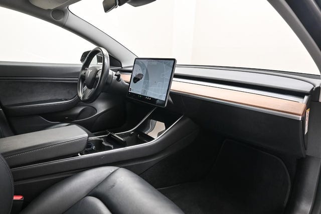 2019 TESLA MODEL 3 - 19