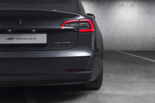 2019 TESLA MODEL 3 - 8