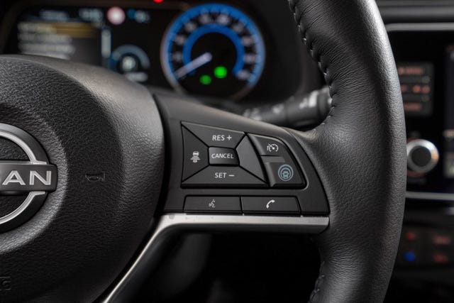 2022 NISSAN LEAF - 16