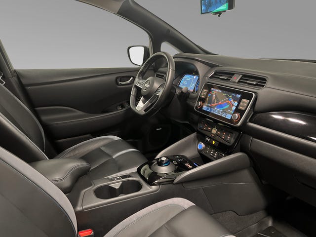 2021 NISSAN LEAF - 18