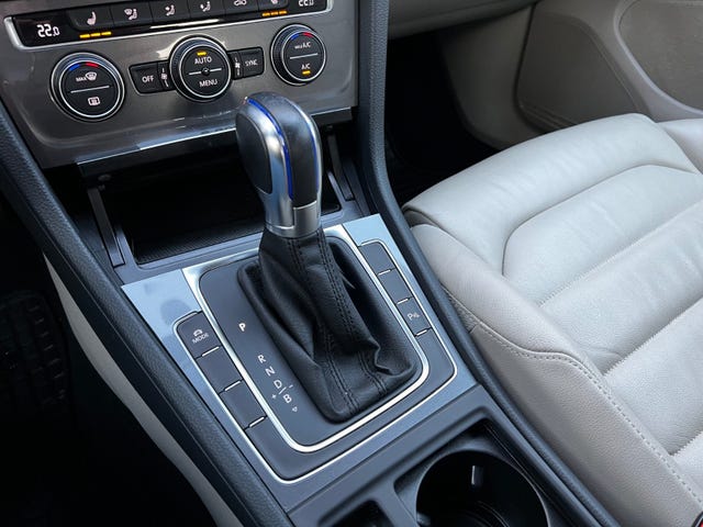 2015 VOLKSWAGEN GOLF - 16