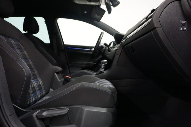 2015 VOLKSWAGEN GOLF - 19