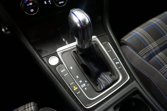 2015 VOLKSWAGEN GOLF - 18