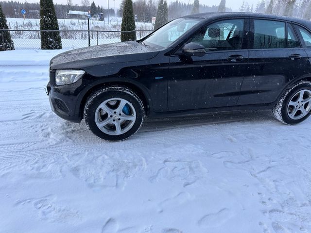 WDC2539541F230590 2017 MERCEDES-BENZ GLC-2