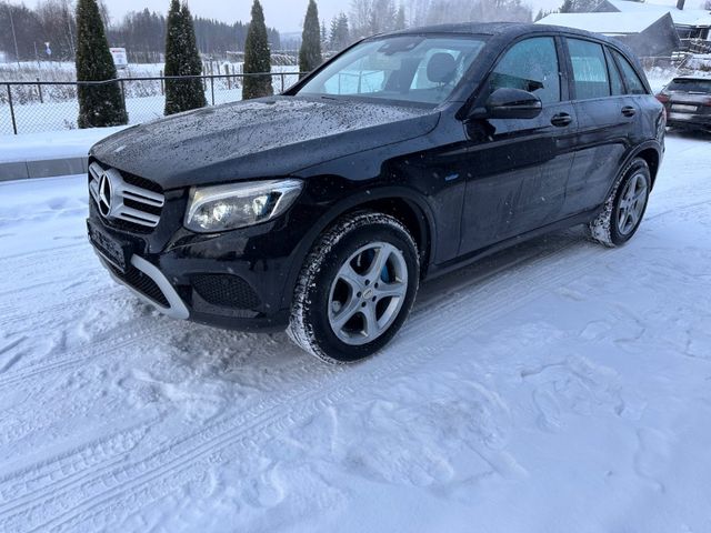 WDC2539541F230590 2017 MERCEDES-BENZ GLC-4