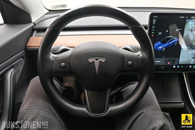 2019 TESLA MODEL 3 - 28