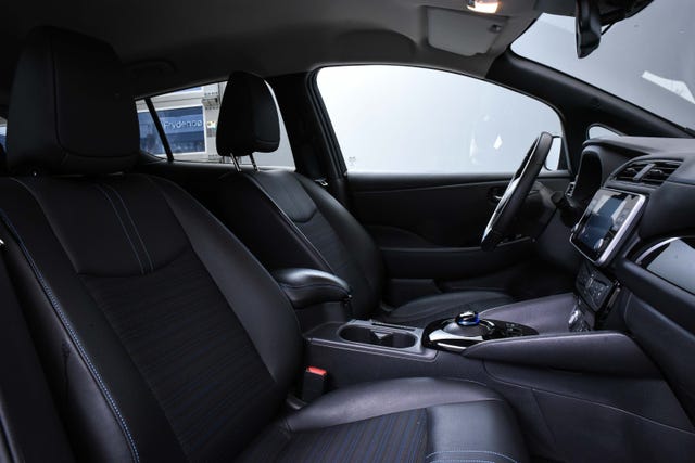 2022 NISSAN LEAF - 18