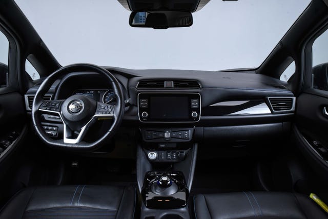 2022 NISSAN LEAF - 17