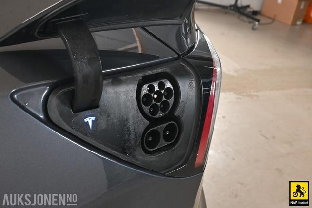 2019 TESLA MODEL 3 - 39