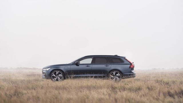 2021 VOLVO V90 - 3