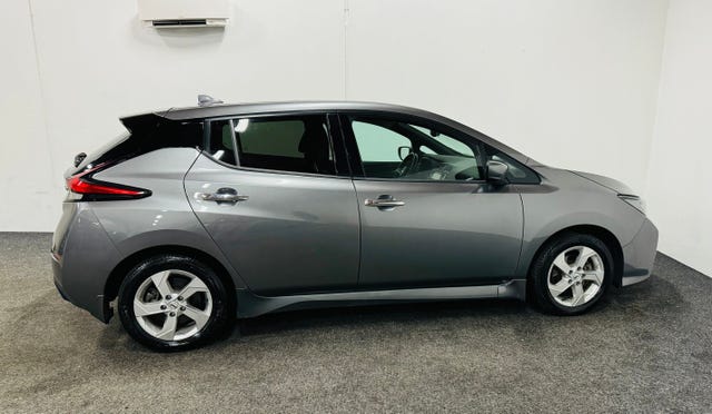 2021 NISSAN LEAF - 10