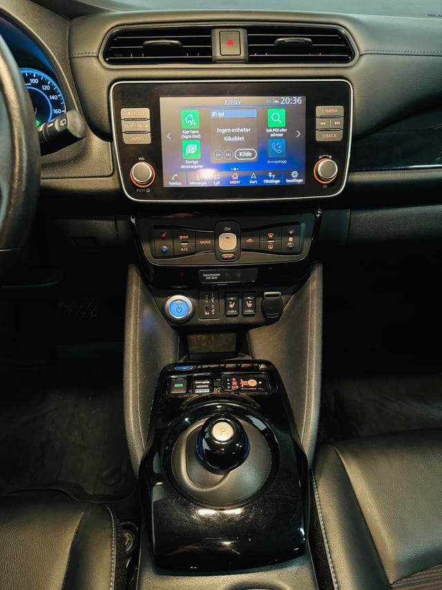 2021 NISSAN LEAF - 27