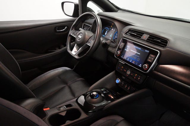 2021 NISSAN LEAF - 23