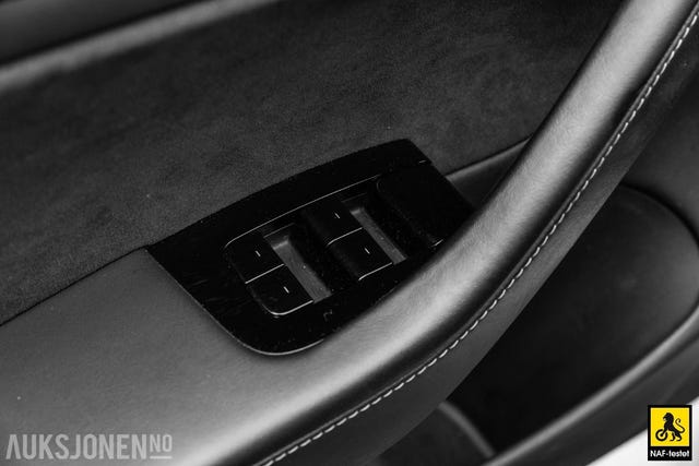 2019 TESLA MODEL 3 - 8