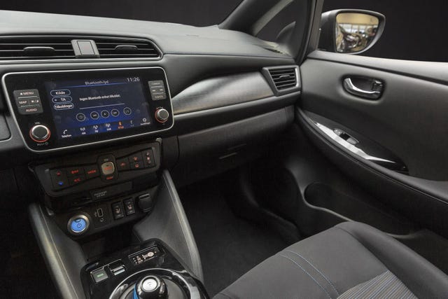 2021 NISSAN LEAF - 18